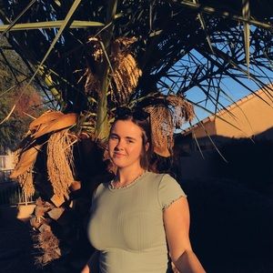 Meet your Posher, Eve